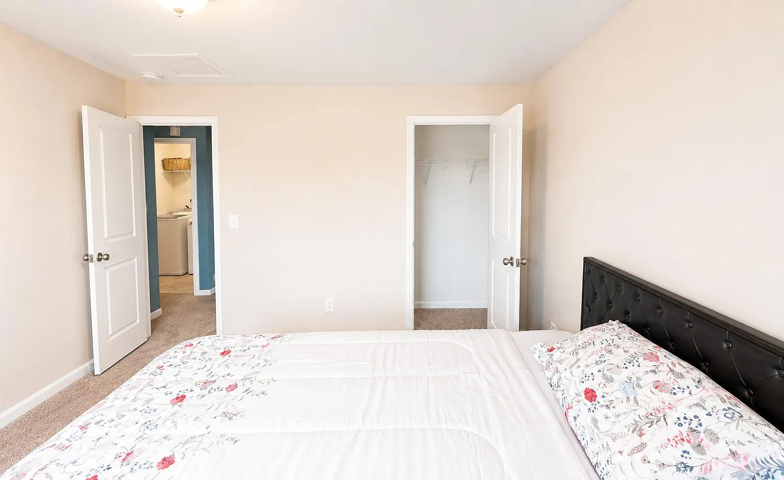 4 bed, 3.0 bath, 2626 sqft, $1,048 — Photo 3