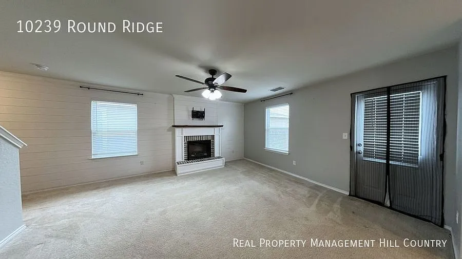 Turnkey Two-Story - 3BD / 2BA + Loft - Solar + Cul-de-Sac — Photo 3