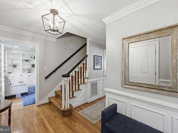 2nd image of 11305 Edgewood Farm Ct