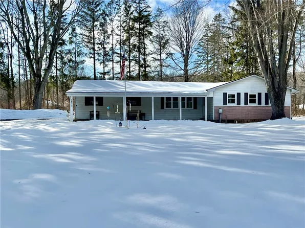 7613 W Port Bay Rd, Wolcott, NY 14590