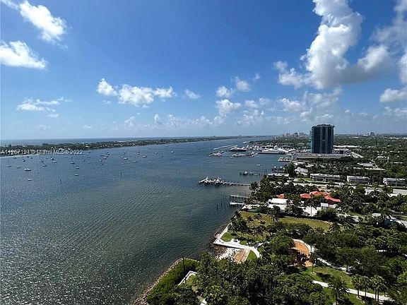 2nd image of 5200 N Flagler Dr APT 2403