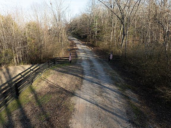 3rd image of 150 Kay Ln