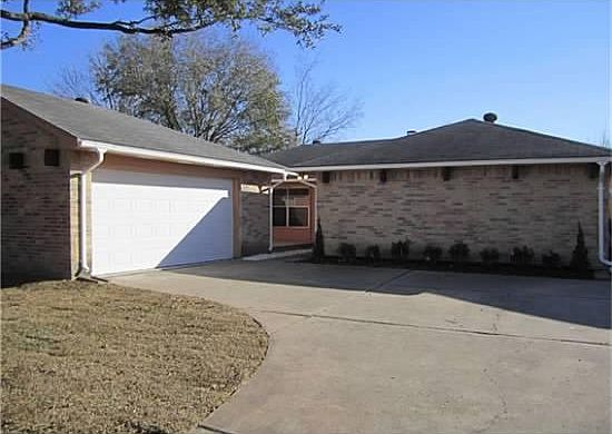 1st image of 13603 Oak Ledge Dr