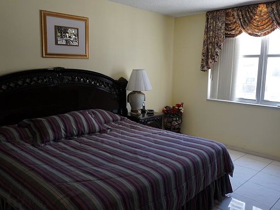5th image of 2201 S Ocean Dr APT 606