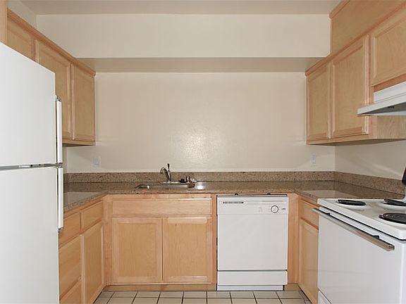 5th image of 408 Grant Ave APT 208