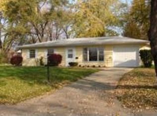 5 Hillcrest Ct, Montgomery, IL