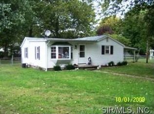 6306 Florida Ave, Godfrey, IL 62035