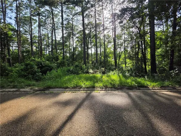 201 Kayla Dr, Natchitoches, LA 71457
