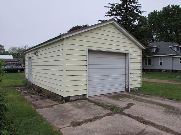 4th image of 202 W Main St