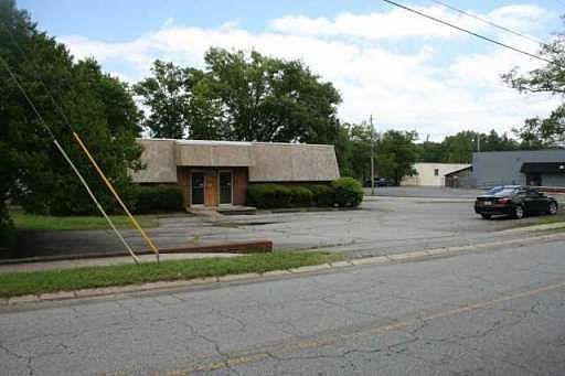 2nd image of 555 Manget St SE