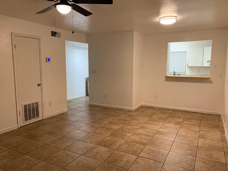 6120 SW 12th Pl — Photo 4
