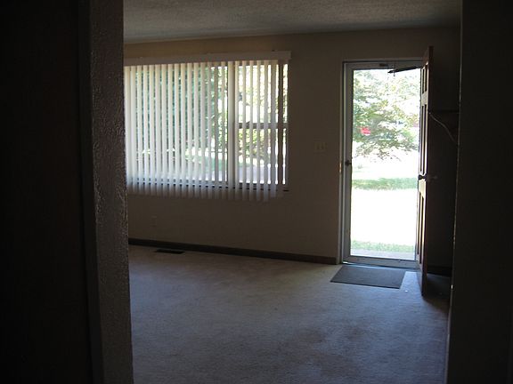 4th image of 815 Dorothy Dr