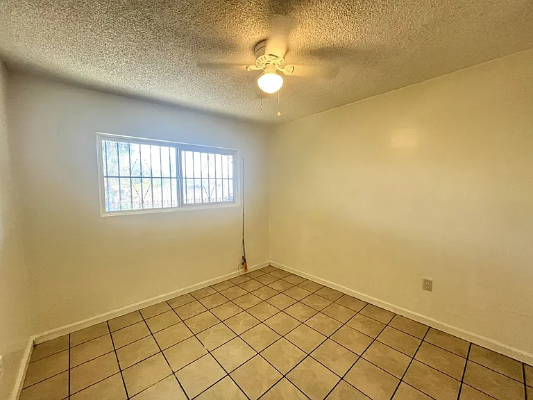 RV T 1594 B&C Sepulveda Ave — Photo 12