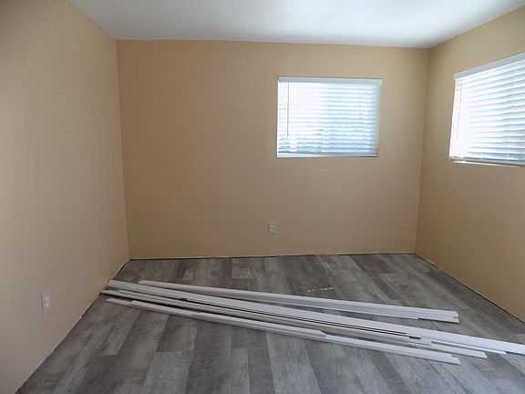 2nd image of 10971 Wells Ave
