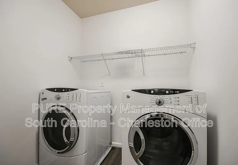 191 Emerald Isle Dr — Photo 17