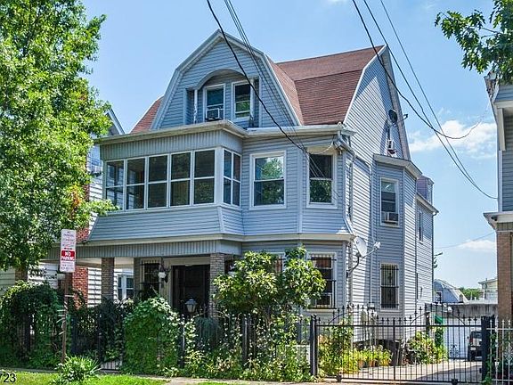 2nd image of 711 Clifton Ave