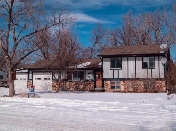 817 Rockwood Dr, Gillette, WY 82716