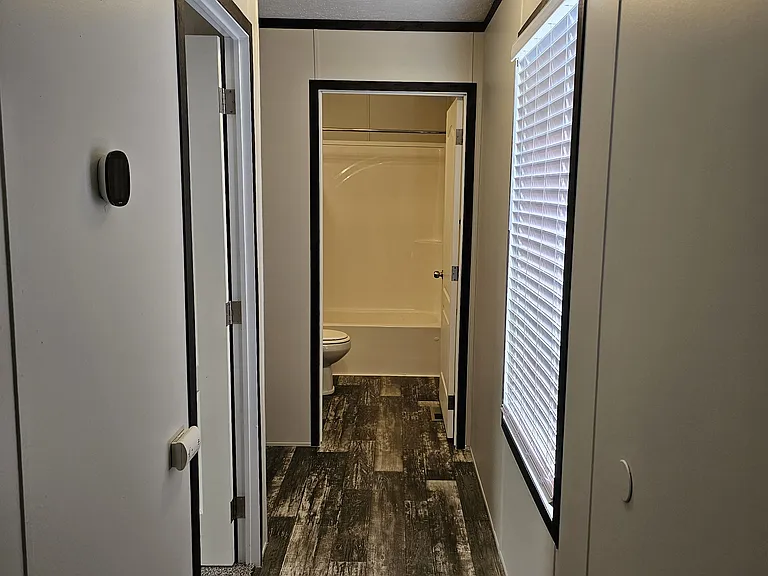 404 Plum St — Photo 8
