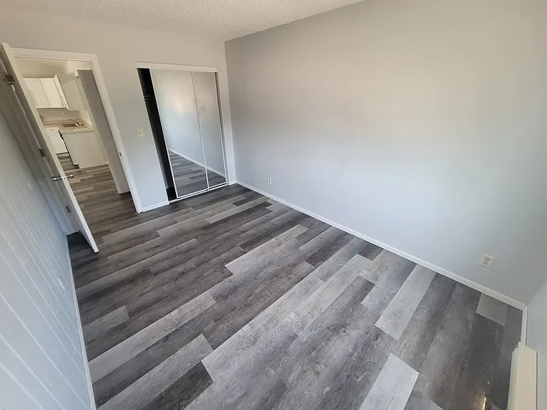 514 10th St N #7 — Photo 8