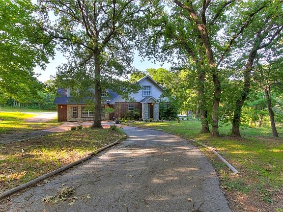 2nd image of 203 Hoffman Dr