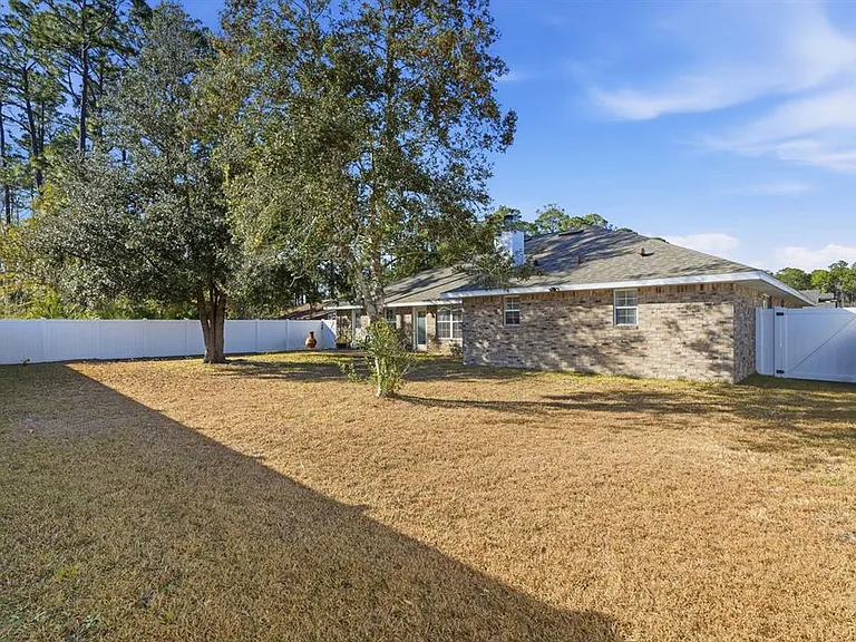 6 Reybury Ln — Photo 43