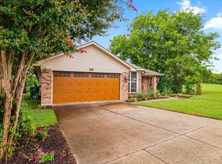 2842 Big Oaks Dr, Garland, TX 75044
