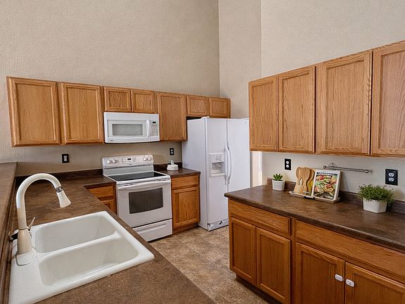 4th image of 4845 Spokane Way