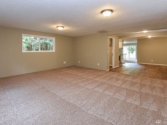 5th image of 126 Ball Park Dr