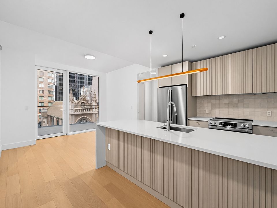 1st image of 250 W 49th St #5602