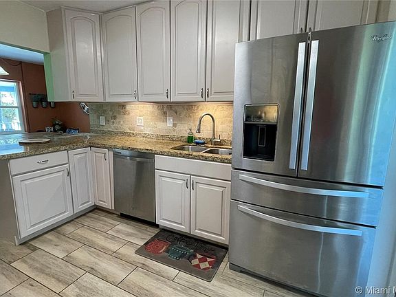 3rd image of 1230 Wren Ave