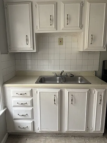 130 Parkdale Ave #3 Photo 1