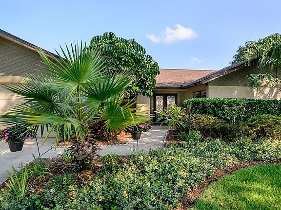 2nd image of 2786 Hyde Park Pl
