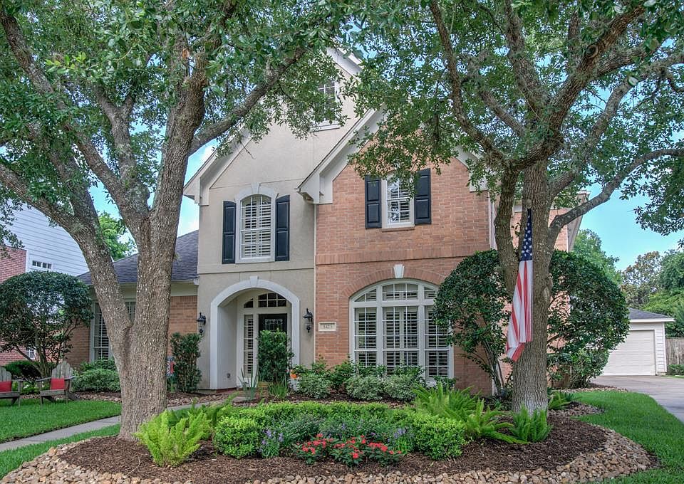 1st image of 1423 Fall Wood Dr
