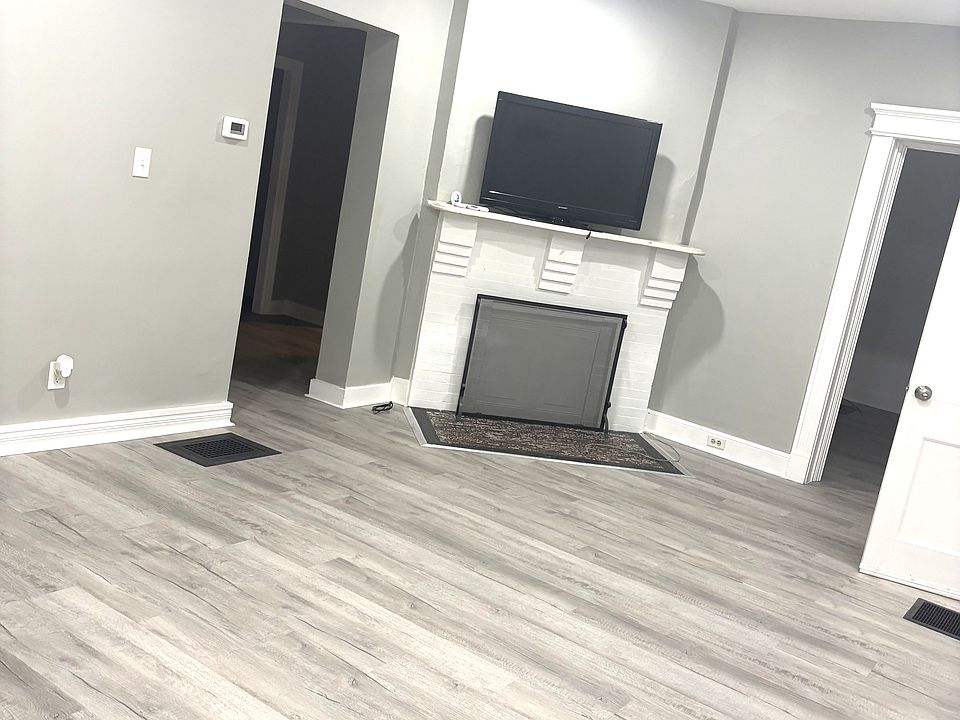 1st image of 950 Townsend Ave #1