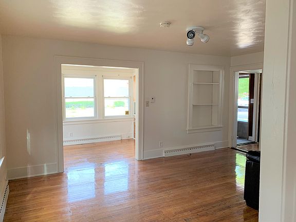 2nd image of 209 Cedar St