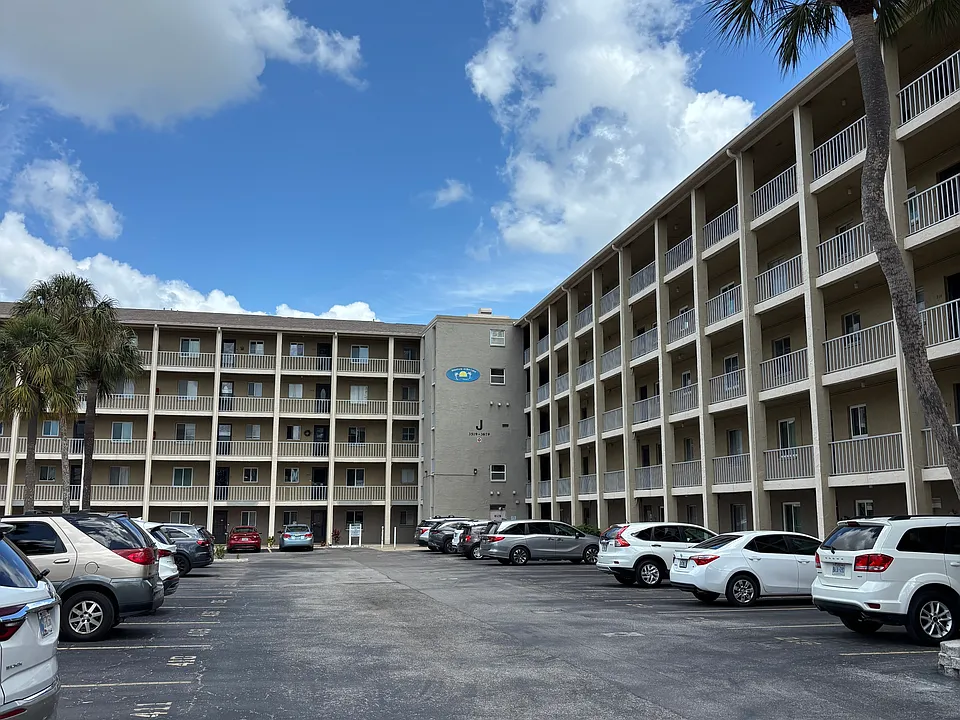 3615 Lake Bayshore Dr #J-316