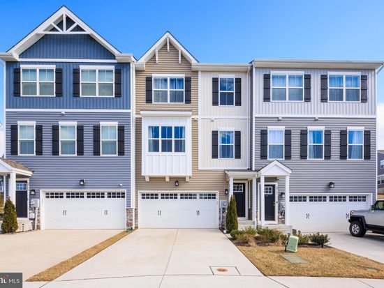 2765 Town View Cir, New Windsor, MD 21776