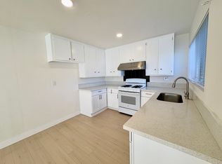 660 E 6th St APT A, Azusa, CA 91702