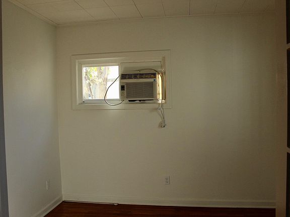 5th image of 652 1/2 Forest Ave