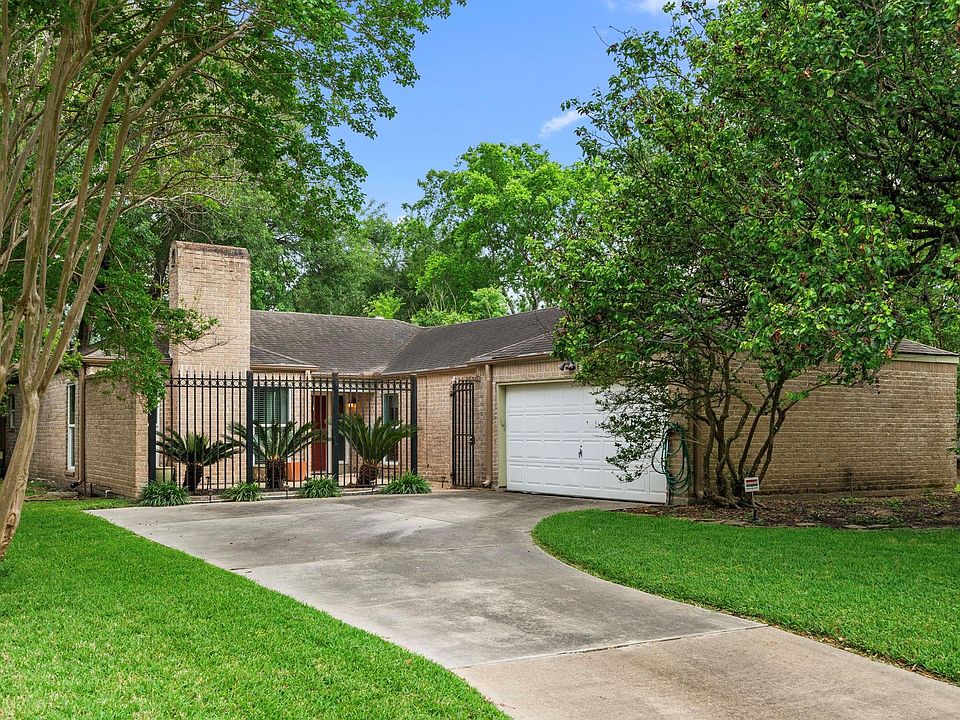 1st image of 2103 Cherry Bend Dr