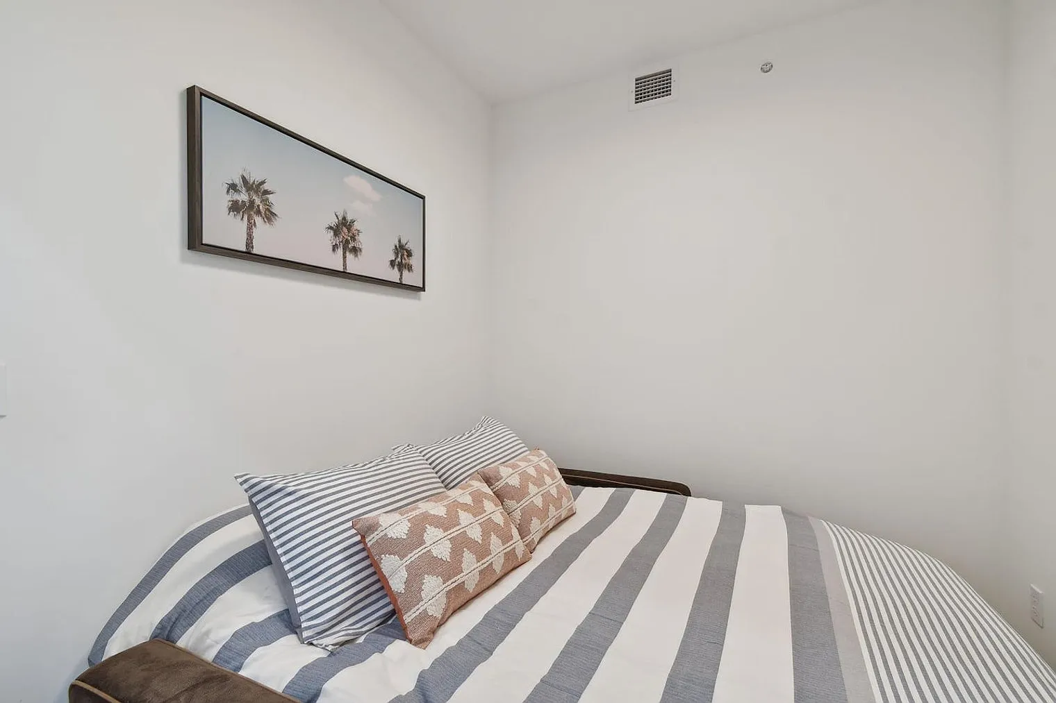 2 bed, 1.5 bath, 850 sqft, $3,514 — Photo 4