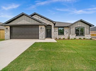 16109 Crossing Cir, Lindale, TX 75771