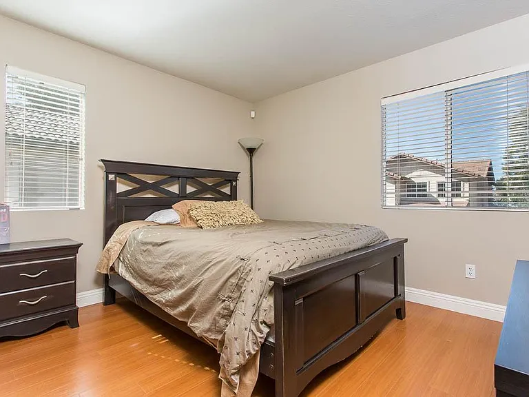 2527 Aurora Ln — Photo 16