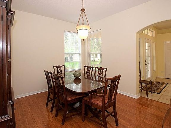 4th image of 1402 Sunningdale Way