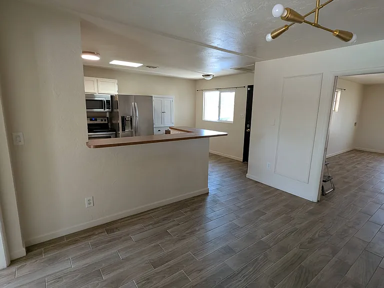 3721 E Sheridan St — Photo 10