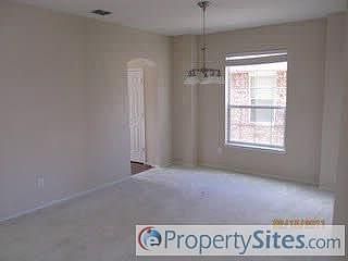 4th image of 305 Mulberry Dr
