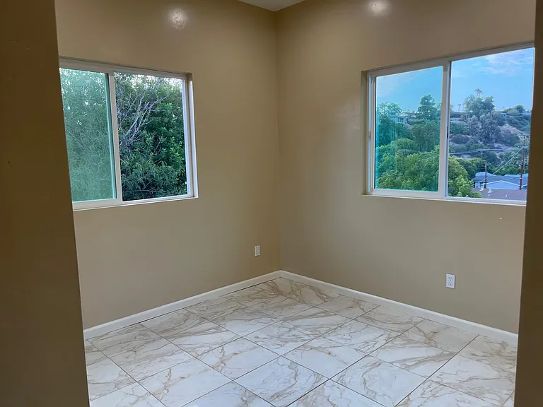 4932 Campanile Dr — Photo 12