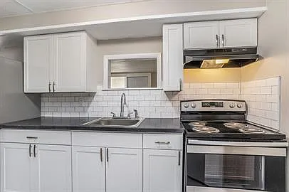 161 Gale Ave — Photo 7