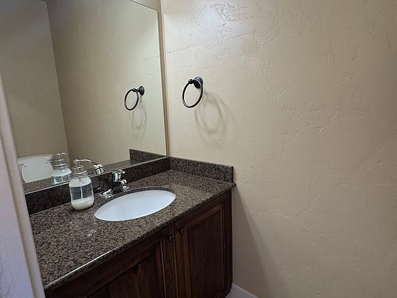 4th image of 302 E Seagull Ln #22