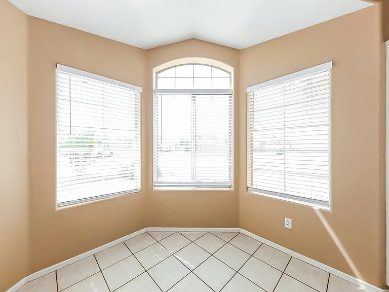 13122 W Wilshire Dr — Photo 7